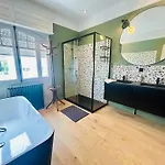Villa Villa8pers 3'piedplage Pleincentre Piscine Parking Wifi *
