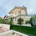 Villa8pers 3'piedplage Pleincentre Piscine Parking Wifi *