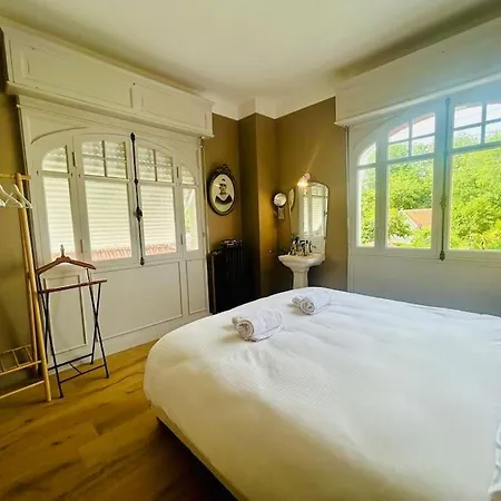 Villa Villa8pers 3'piedplage Pleincentre Piscine Parking Wifi *