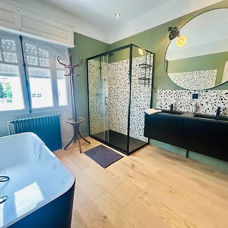 Villa Villa8pers 3'piedplage Pleincentre Piscine Parking Wifi *