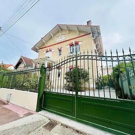 Villa8pers 3'piedplage Pleincentre Piscine Parking Wifi *