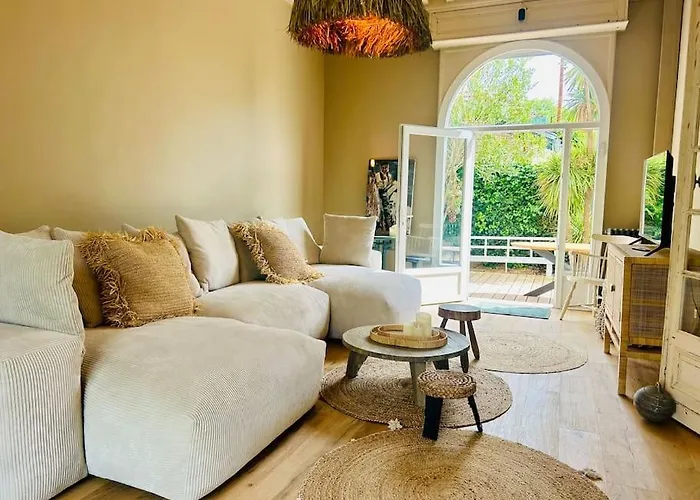 Villa8pers 3'piedplage Pleincentre Piscine Parking Wifi ヴィラ *