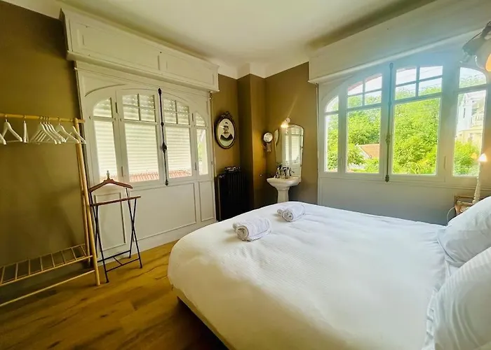 Вилла Villa8pers 3'piedplage Pleincentre Piscine Parking Wifi *